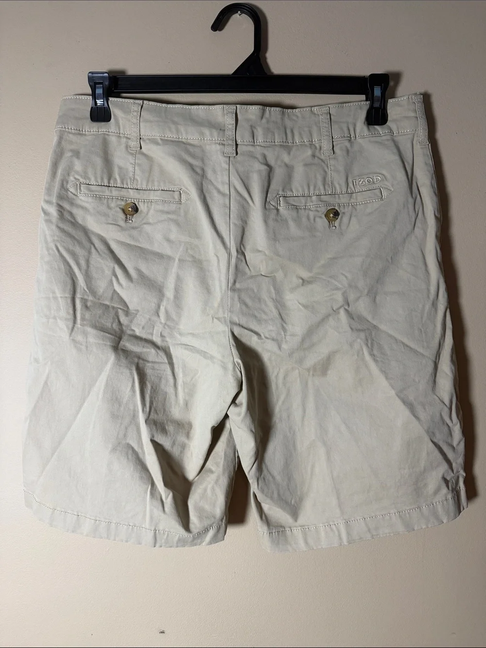 Men's Casual Bermuda Shorts in Light Beige Izod saltwater